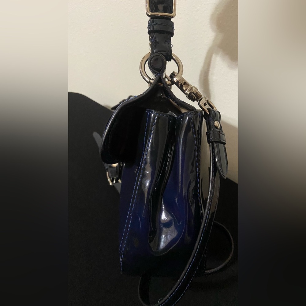 COACH Willis ~ Cobalt Blue ~ Patent Leather Silver HW ~ Crossbody ~ Handbag 💙🩶 - Picture 4 of 16
